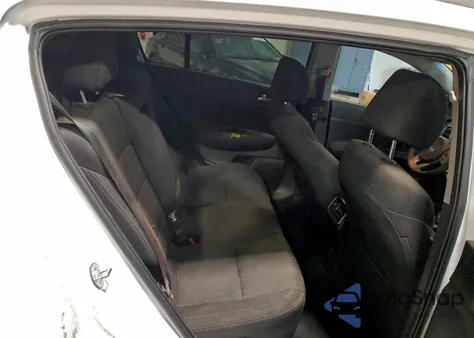 2022 Kia Sportage Lx z USA, uszkodzony, nr VIN KNDPMCAC4N7971028